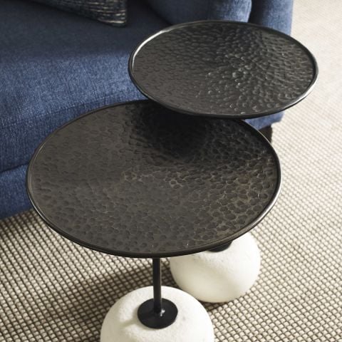 BUTTON UP ACCENT TABLE