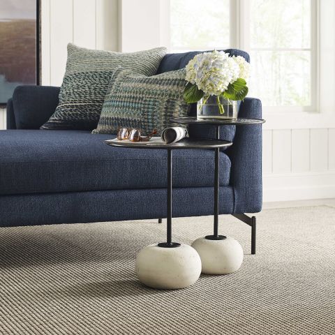 BUTTON UP ACCENT TABLE